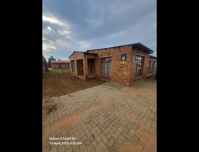 3 BEDROOM FREESTANDING FOR SALE IN KANANA